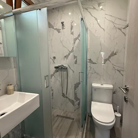 Victoria's Nea Plagia