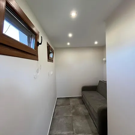 Victoria's Apartament Nea Plagia
